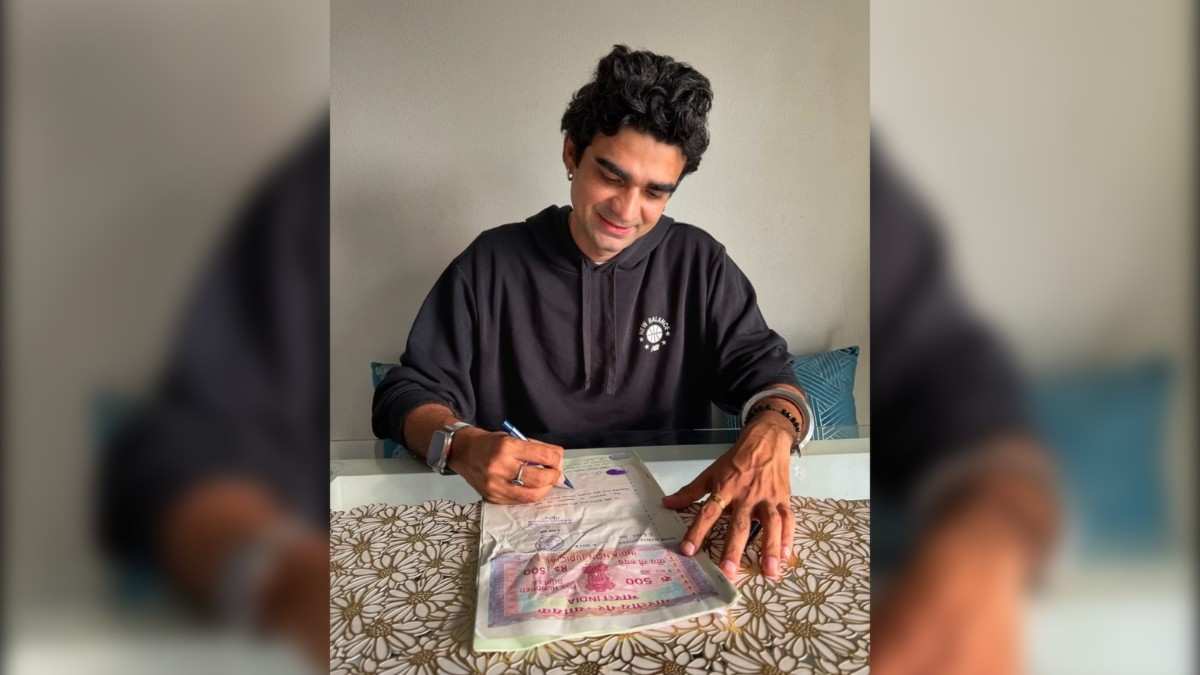 Baba KaranVeeR Signs His Second Book Deal with Srishti Publishers & Distributors
